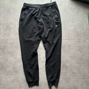 Black gymshark crest joggers